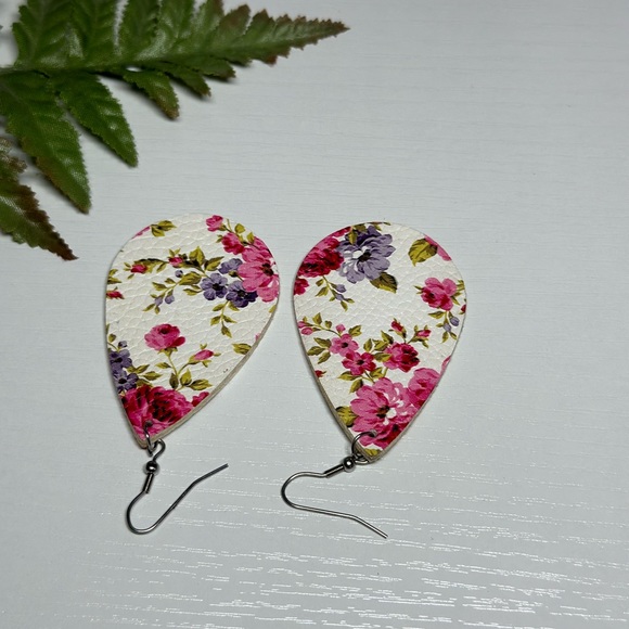 Leather Earrings Teardrop Floral Earrings - Picture 3 of 6